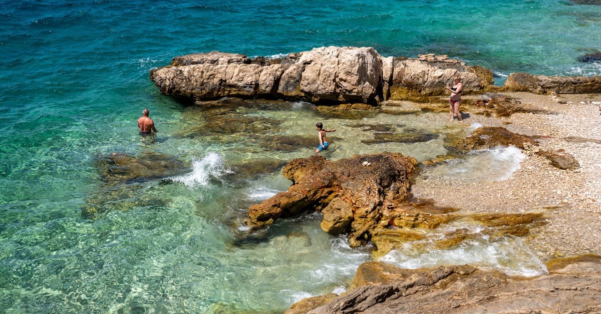 Ambrela Beach
